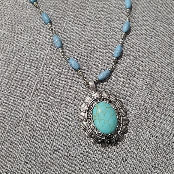Western cowgirl conch turquoise necklace - Picture 2 of 2